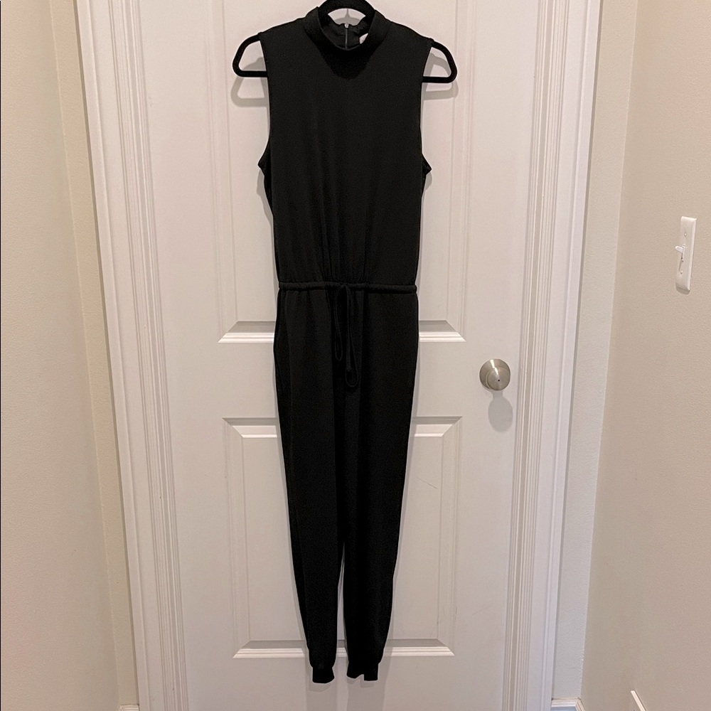 Eesome Black Sleeveless Jumpsuit
